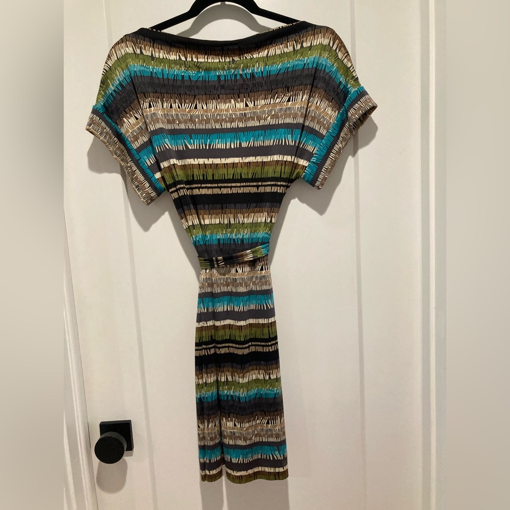 💚 Trina Turk 100% silk retro print dress